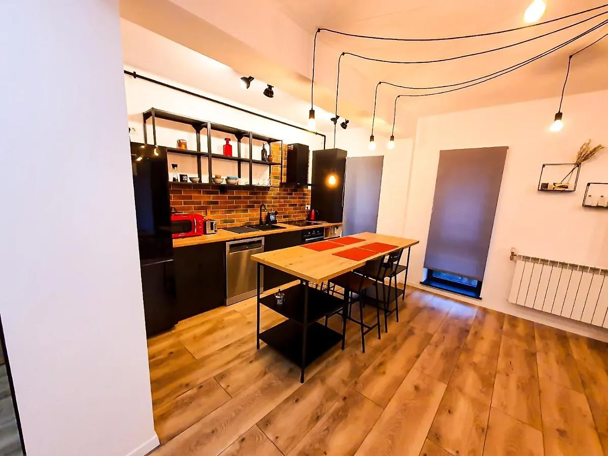 Urban Retreat: Industrial Chic 1Br Ap - Heart Of Bucharest Apartment România
